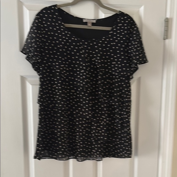 Roz & Ali Tops - Roz & Ali Black and White Ruffled Short Sleeve Blouse